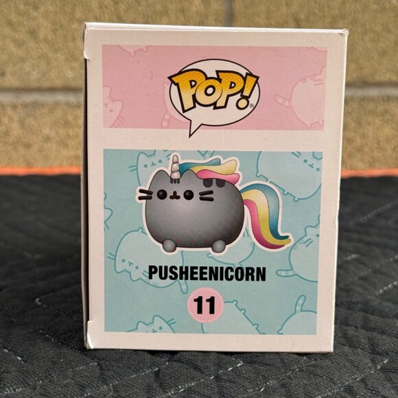 Funko Pop Pusheen - Pusheenicorn #11 Funko Shop Exclusive - Picture 3 of 7